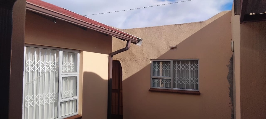 3 Bedroom Property for Sale in Bisho Gardens Eastern Cape